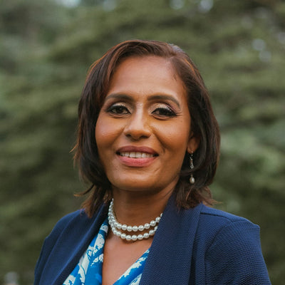 Dr. Ana Gomez